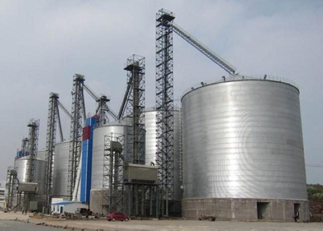 郧西大型钢板库构造参数及水泥储存质量